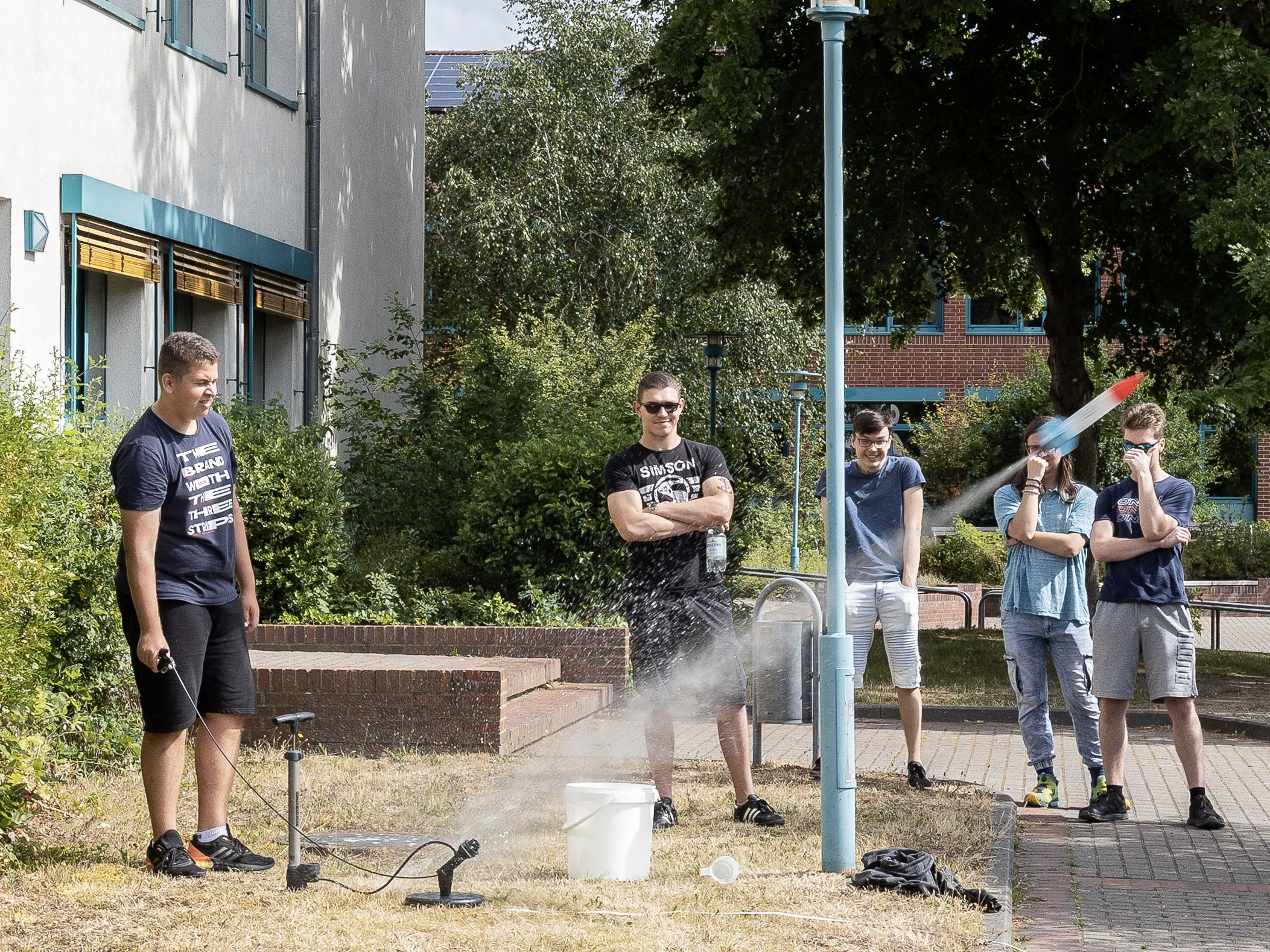 Das Bild zeigt ein Experiment mit der Hochgeschwindigkeitskamera